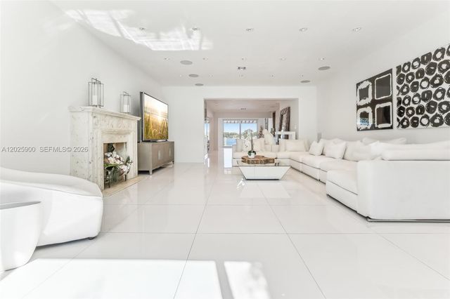 1231 Stillwater Dr, Miami Beach, FL 33141