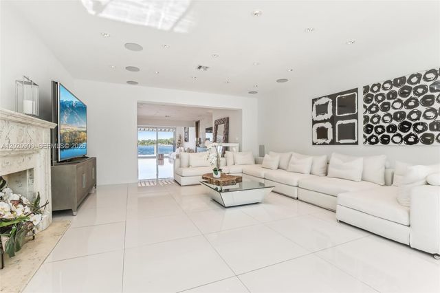 1231 Stillwater Dr, Miami Beach, FL 33141