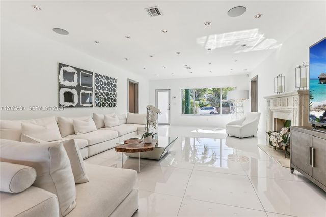 1231 Stillwater Dr, Miami Beach, FL 33141