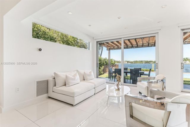1231 Stillwater Dr, Miami Beach, FL 33141