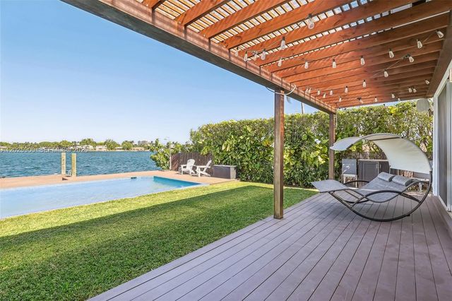 1231 Stillwater Dr, Miami Beach, FL 33141