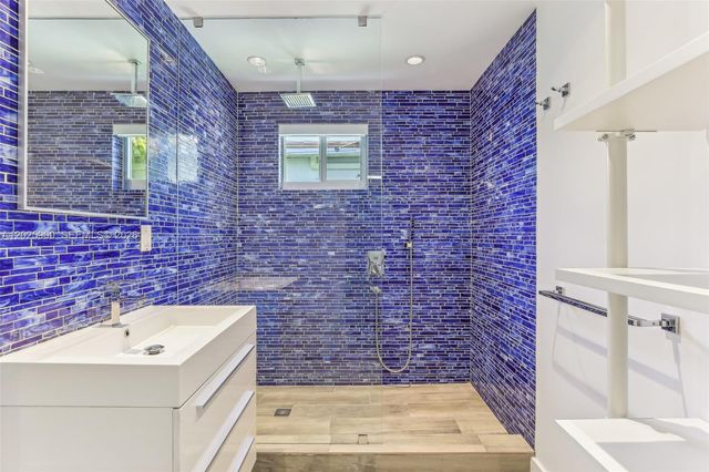1231 Stillwater Dr, Miami Beach, FL 33141