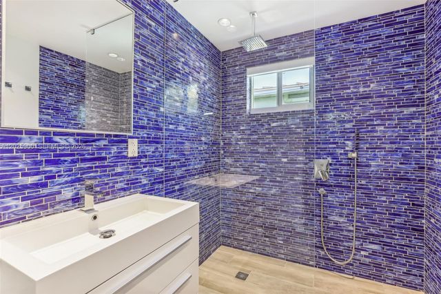 1231 Stillwater Dr, Miami Beach, FL 33141