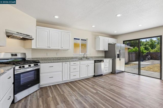 100 Trident Ct, Vallejo, CA 94591