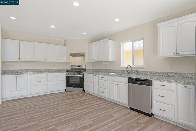 100 Trident Ct, Vallejo, CA 94591
