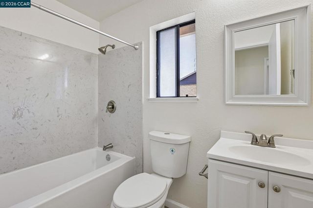 100 Trident Ct, Vallejo, CA 94591