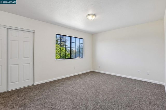 100 Trident Ct, Vallejo, CA 94591