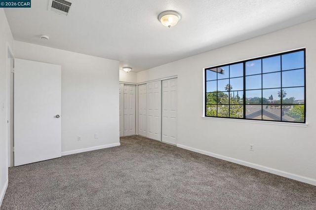 100 Trident Ct, Vallejo, CA 94591