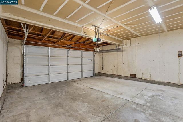 100 Trident Ct, Vallejo, CA 94591