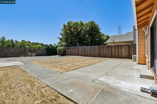 100 Trident Ct, Vallejo, CA 94591