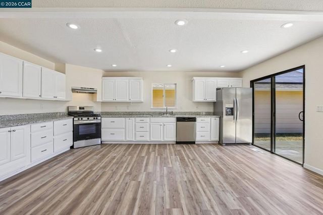 100 Trident Ct, Vallejo, CA 94591