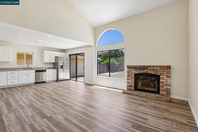 100 Trident Ct, Vallejo, CA 94591