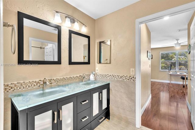 16408 Sapphire Place, Weston, FL 33331