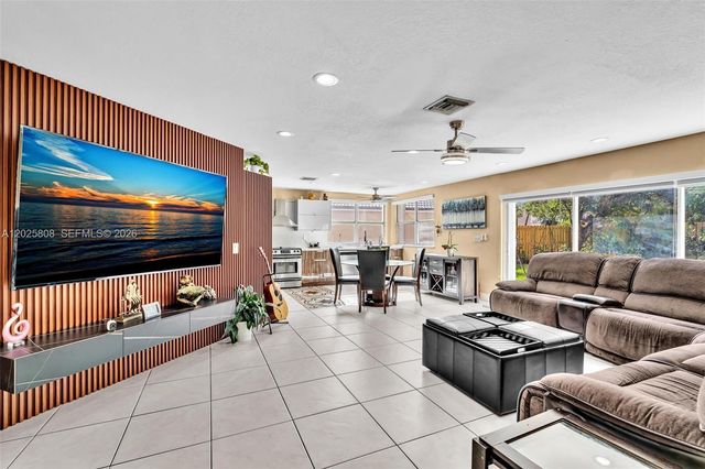 16408 Sapphire Place, Weston, FL 33331