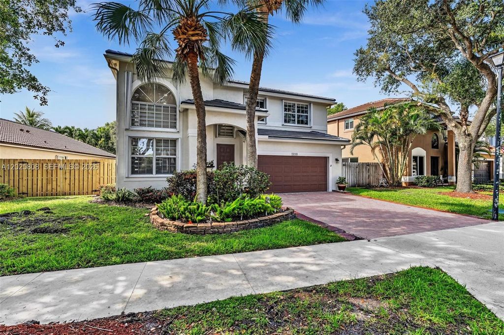 16408 Sapphire Place, Weston, FL 33331