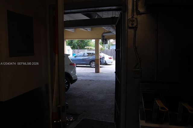 883 W 29, Hialeah, FL 33012