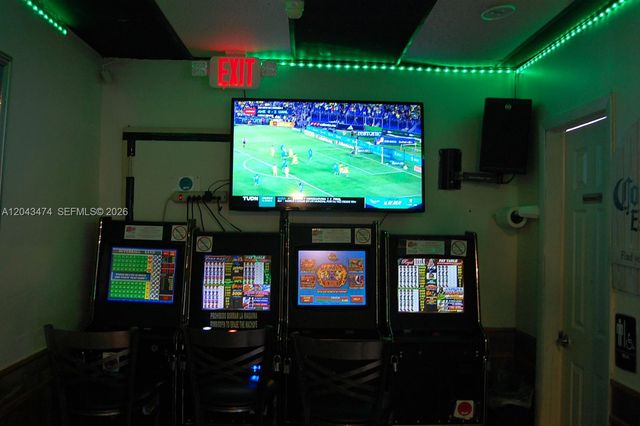 883 W 29, Hialeah, FL 33012