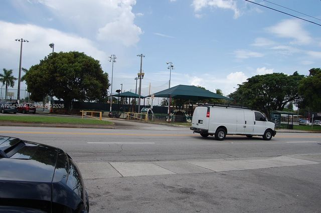 883 W 29, Hialeah, FL 33012