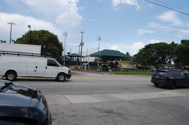 883 W 29, Hialeah, FL 33012