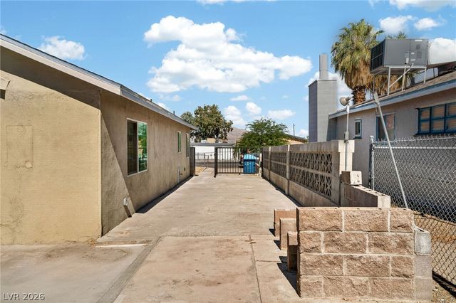 617 North 11th Street, Las Vegas, NV 89101