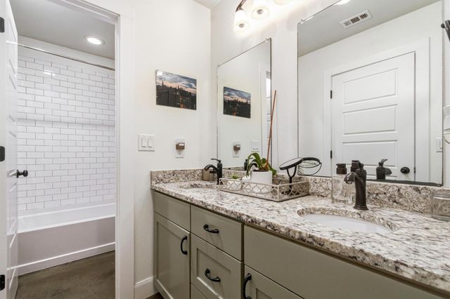 2715 Zaragosa ST, Austin, TX 78702