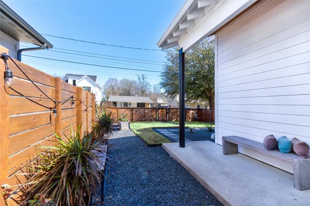 2715 Zaragosa ST, Austin, TX 78702