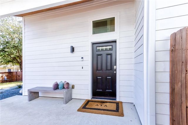 2715 Zaragosa ST, Austin, TX 78702