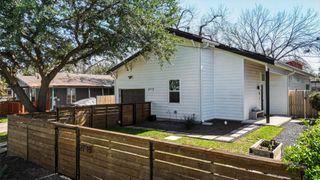 2715 Zaragosa ST, Austin, TX 78702