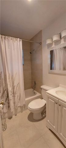 738 SW 5th Avenue, Hallandale Beach, FL 33009