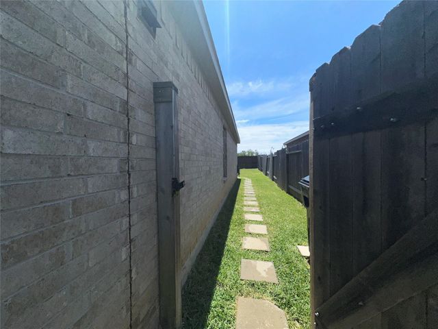 20710 Southern Woods Drive, New Caney, TX 77357