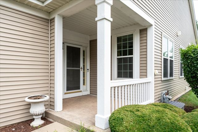 16163 Seneca Lake Circle, Crest Hill, IL 60403