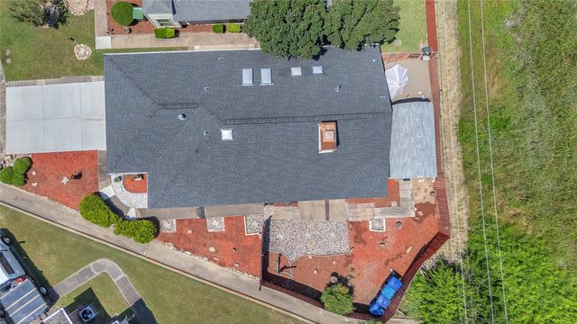 2135 Rose Cliff Lane, Carrollton, TX 75007