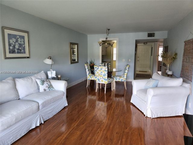12501 SW 14th St 314R, Pembroke Pines, FL 33027