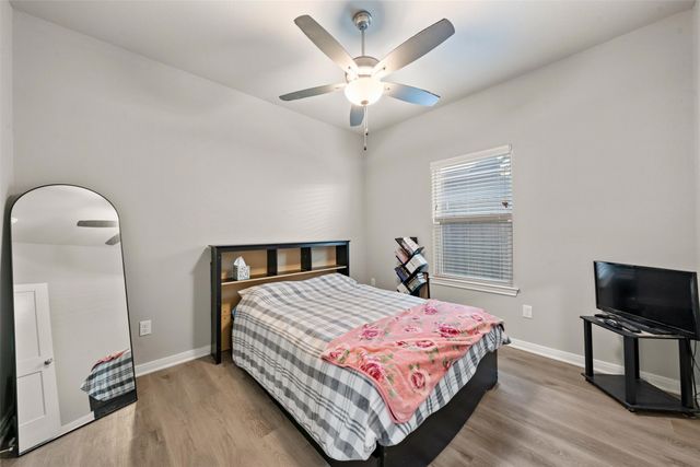 429 Travis Drive, Mcgregor, TX 76657