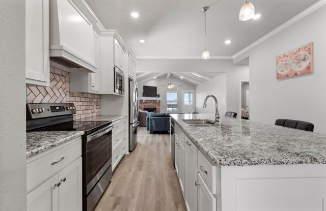 429 Travis Drive, Mcgregor, TX 76657