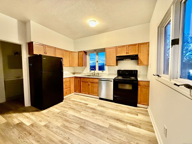 141 East High Street, East Hampton, CT 06424