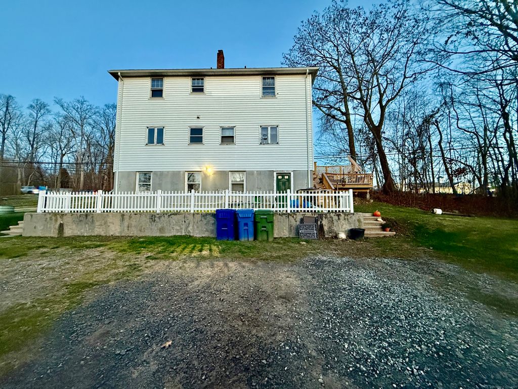 141 East High Street, East Hampton, CT 06424