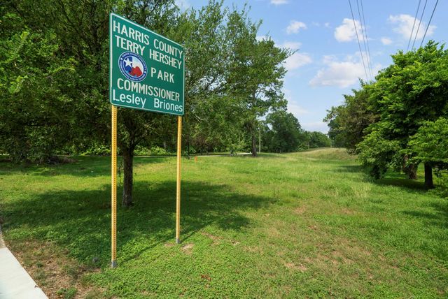 13702 Sandpebble Chase, Houston, TX 77077