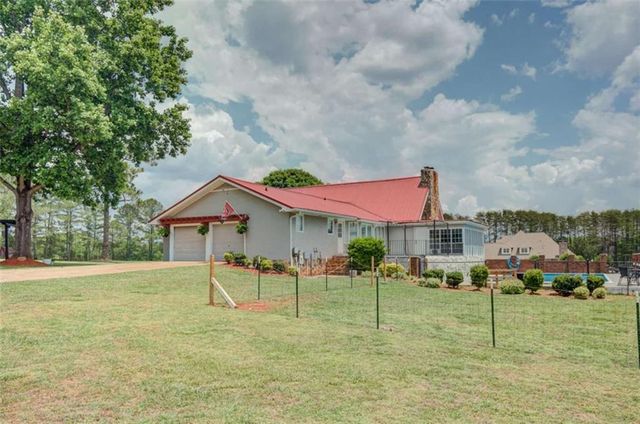 335 Old Farm Road, Fayetteville, GA 30215