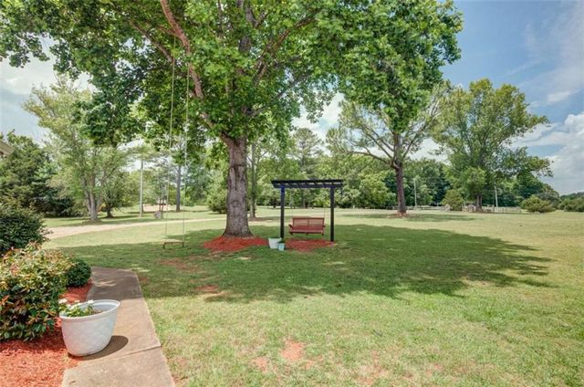 335 Old Farm Road, Fayetteville, GA 30215