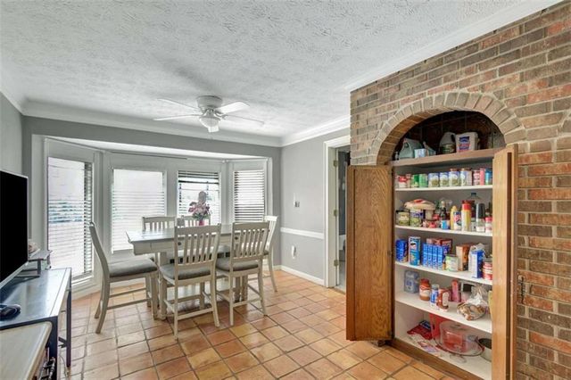 335 Old Farm Road, Fayetteville, GA 30215