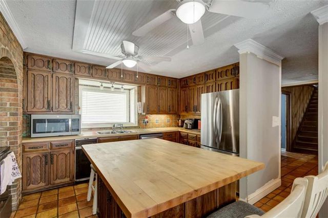 335 Old Farm Road, Fayetteville, GA 30215