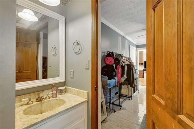 335 Old Farm Road, Fayetteville, GA 30215