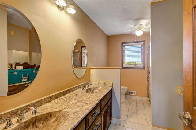 335 Old Farm Road, Fayetteville, GA 30215