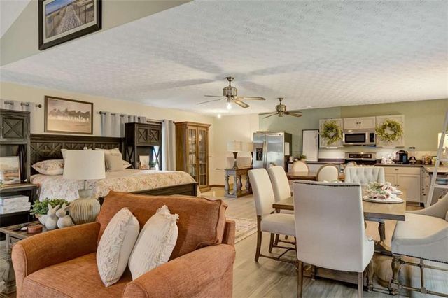 335 Old Farm Road, Fayetteville, GA 30215