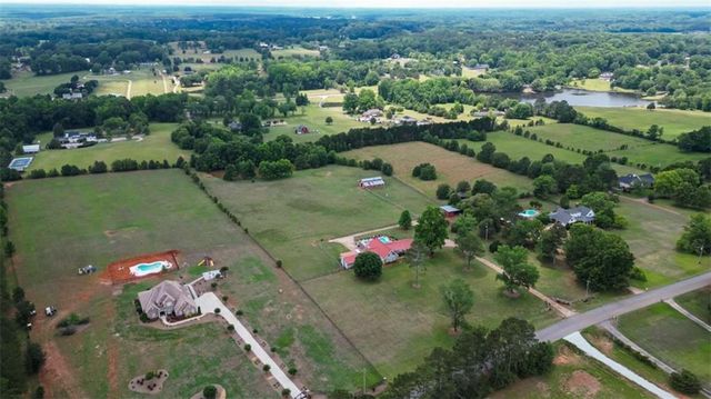 335 Old Farm Road, Fayetteville, GA 30215