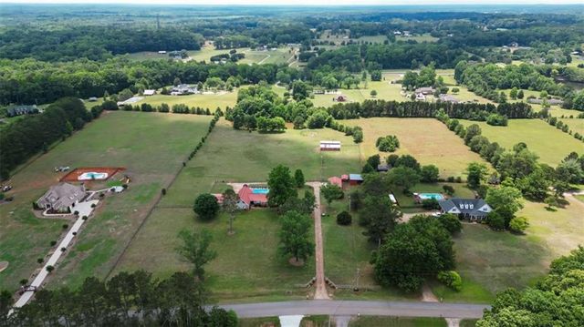 335 Old Farm Road, Fayetteville, GA 30215