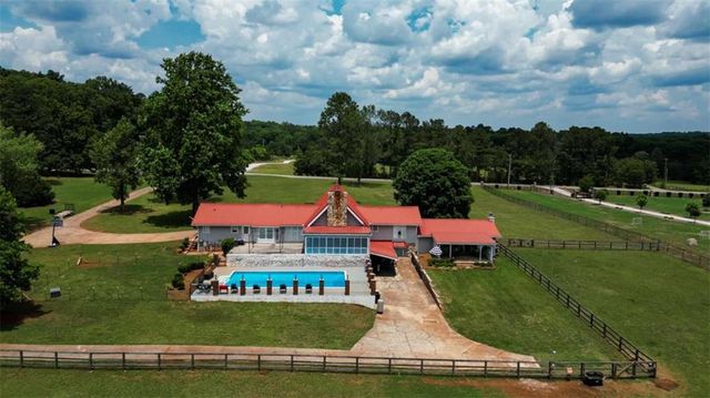 335 Old Farm Road, Fayetteville, GA 30215