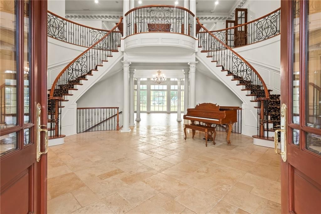 Image 12 of property listing at 1210 Troon Court, Alpharetta, GA 30005