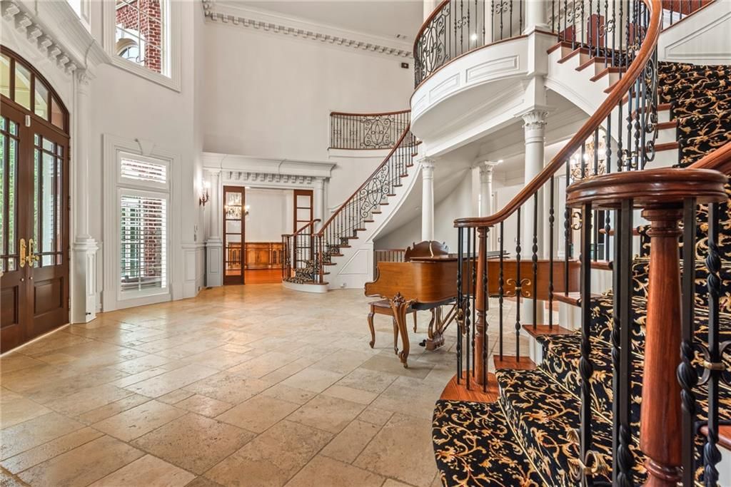 Image 13 of property listing at 1210 Troon Court, Alpharetta, GA 30005
